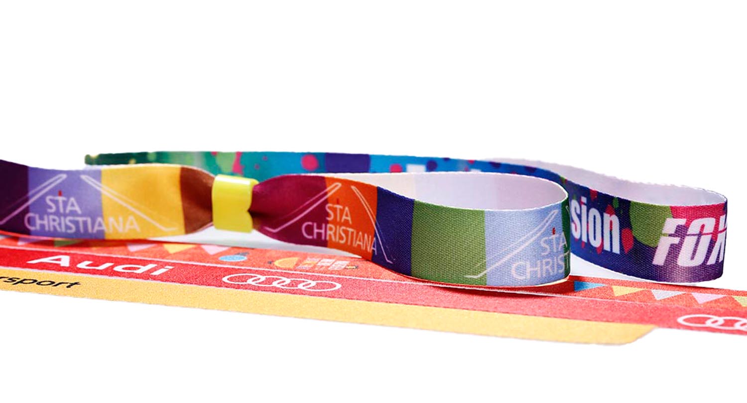 Stoffarmband mit Kunststoff-Verschluss